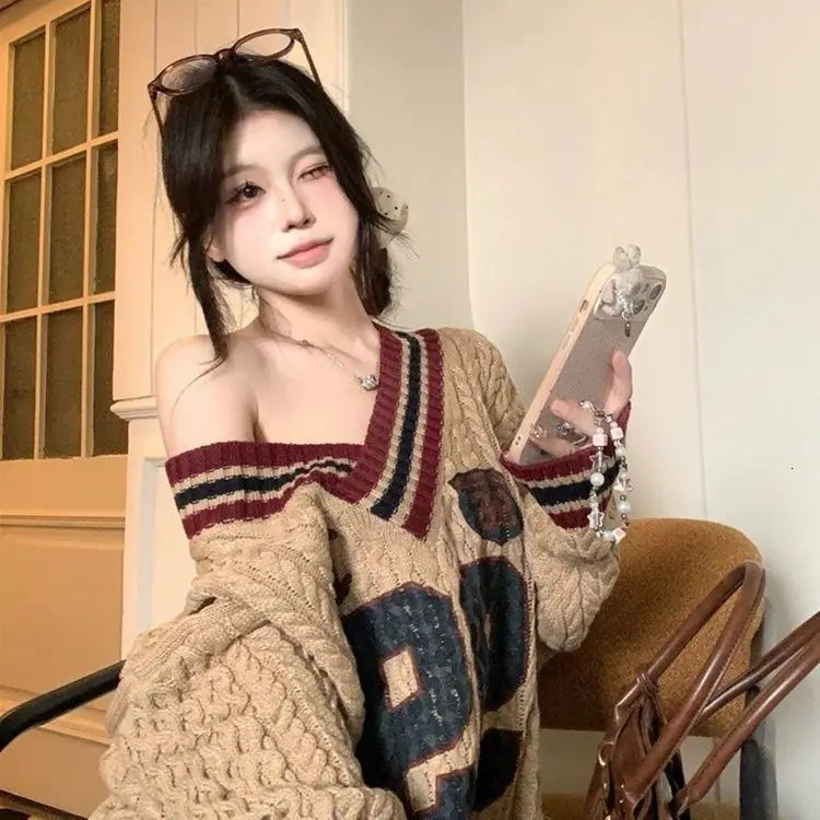 Vintage Twisted Stripe V-neck Strap Sweater Womens Autumn Loose Lazy Style Contrastive Color Top Womens Clothing y2k Top 241202