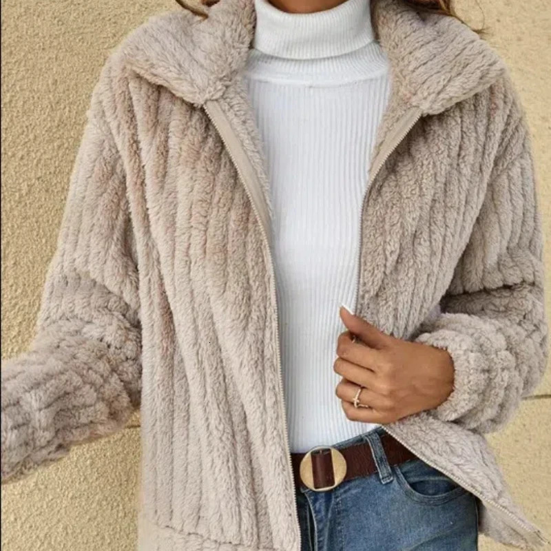Autumn Winter Fashion Stand Collar Solid Long Sleeve Lamb Wool Jackets Clothing Casual Zipper Pockets Korean Tops 241121
