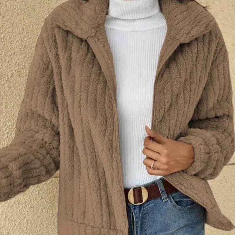 Autumn Winter Fashion Stand Collar Solid Long Sleeve Lamb Wool Jackets Clothing Casual Zipper Pockets Korean Tops 241121