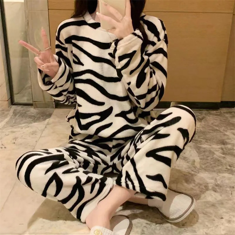 Zebra Striped Coral Velvet Pajamas Womens Autumn/Winter Home Set Apron Thickened Warm Clothes 241130