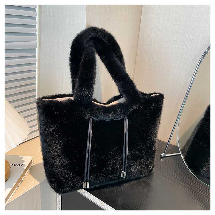 New Handheld Plush Bag for Women Autumn/Winter Style Artistic Chinese Style Square Handheld Single Shoulder Handbag 241202