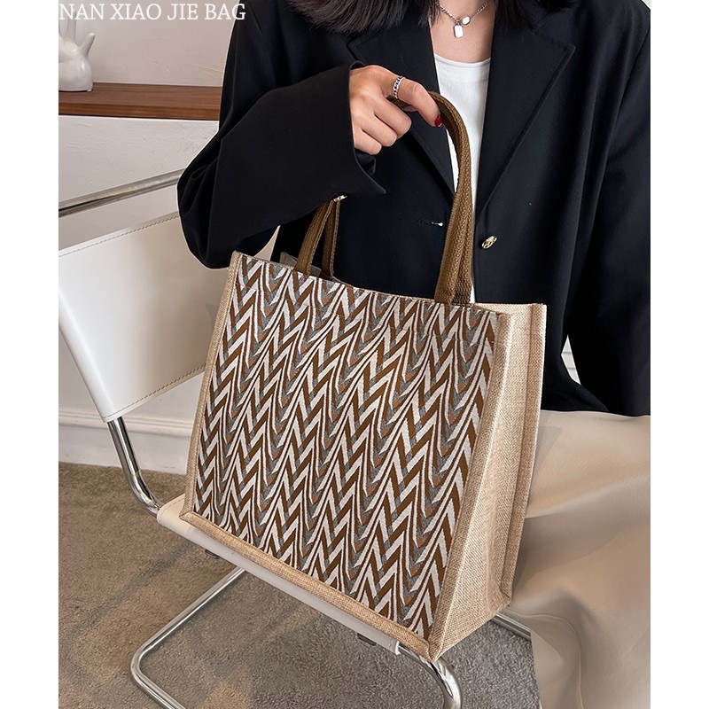 2025 new Large capacity women , canvas bag for work, ins fashionable commuting tote bag, college student class appearance