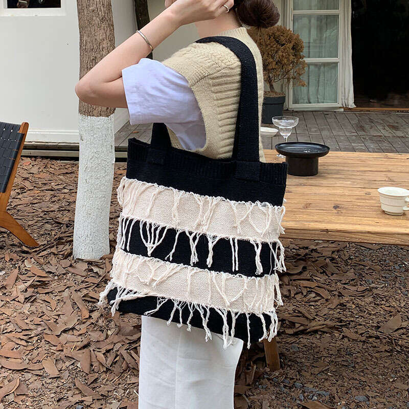 New Retro Knitted Woven Tassel Fashion, Women's High-End Sense, Shoulder Bag, Handbag, Shopping Bags B1