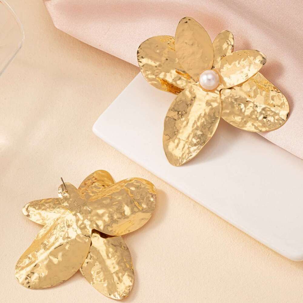 Individually exaggerated design, large wer women's fashion, high-end feeg, earrings, temperament, irregular petal earrings