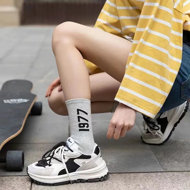 4 Pairs Hip Hop Socks Men Women Cotton Skateboard Fashion Alphabet Gift Couple Casual Breathable Sports 3845 241202