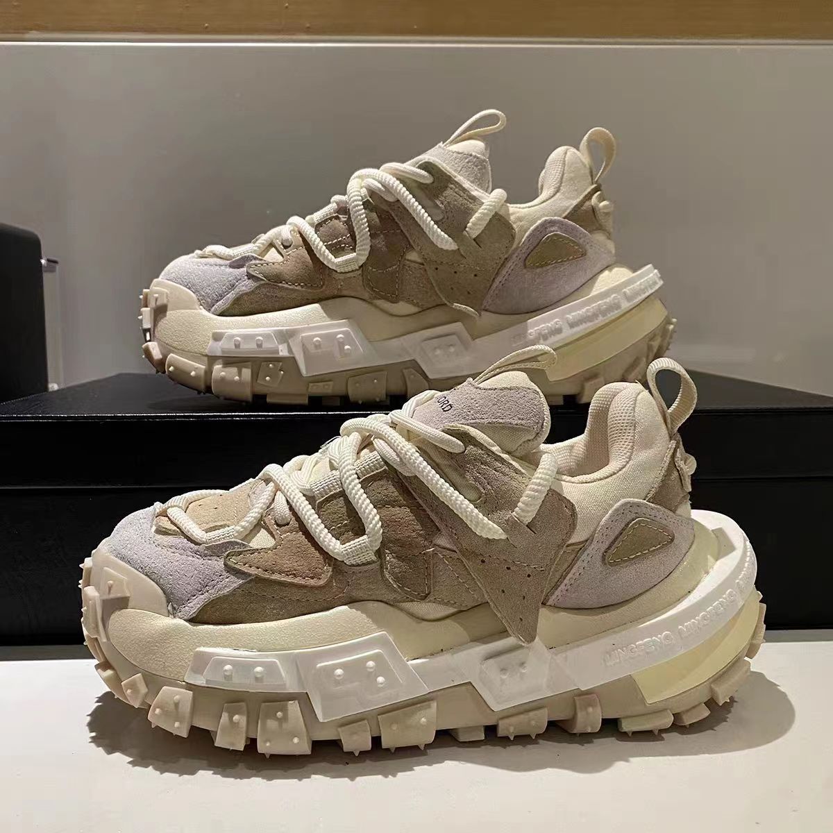 new free shipping designer shoes running shoes for mens red yellow black white Outdoor leisure sports shoes size39-44