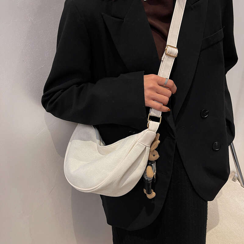 New women's frosted coarse diagonal flip bucket bag, student class shoulder premium crossbody bag