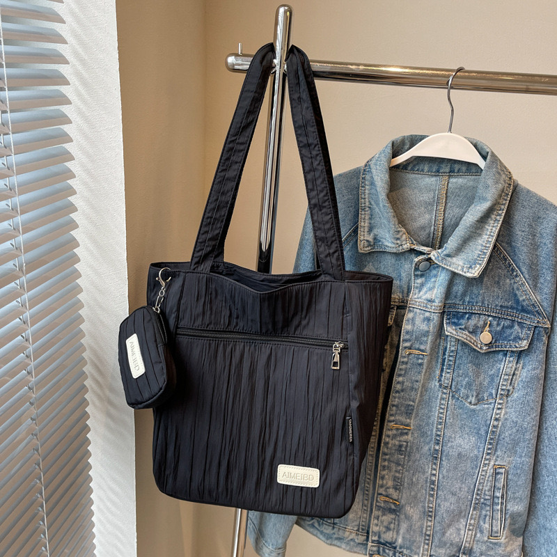2025 new new Korean version large capacity tote women's niche design pleated solid color casual single shoulder armpit bag zhanyishengli