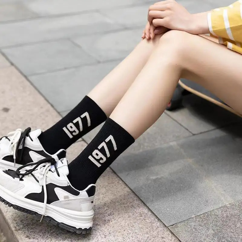 4 Pairs Hip Hop Socks Men Women Cotton Skateboard Fashion Alphabet Gift Couple Casual Breathable Sports 3845 241202