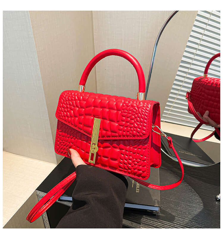 Bags Crocodile Pattern 2024 Women's Buckle Winter New Fashionable Simple Casual Handheld Single Shoulder Small Square Bag