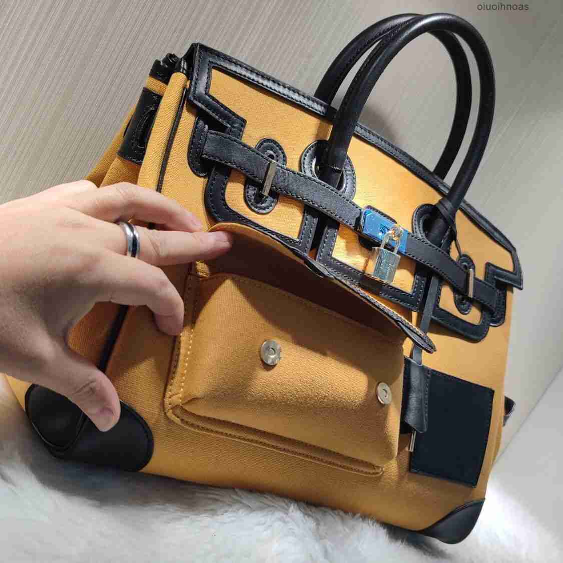 Designer Luxury fashion tote bags 2021 New Genuine Leather Bag A must-have handbag for trendy women going out on the street. Classic and Fashionable Womens Bag