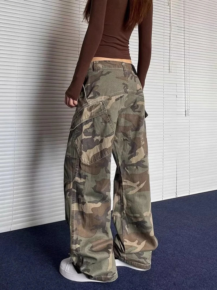 Womens Y2k bagged camouflage cargo pants retro hip-hop Harajuku sports pants retro ultra wide pants 2000s clothing 241203