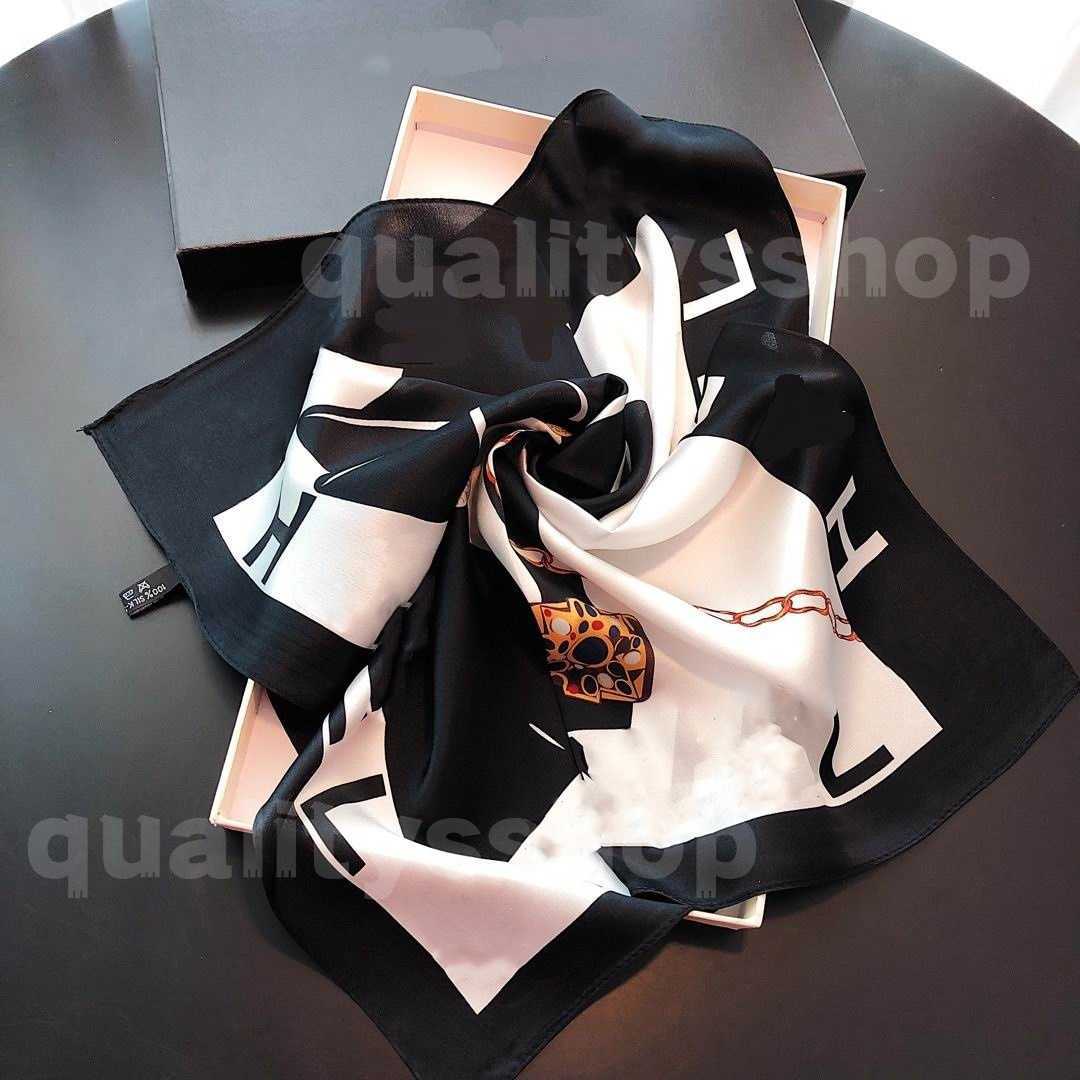 2024 scarf Silk Scarfs C letters scarf for woman Mulberry for Women Lightweight Square Medium Headband Shawl Top quality twiilly Character neckerchiefs