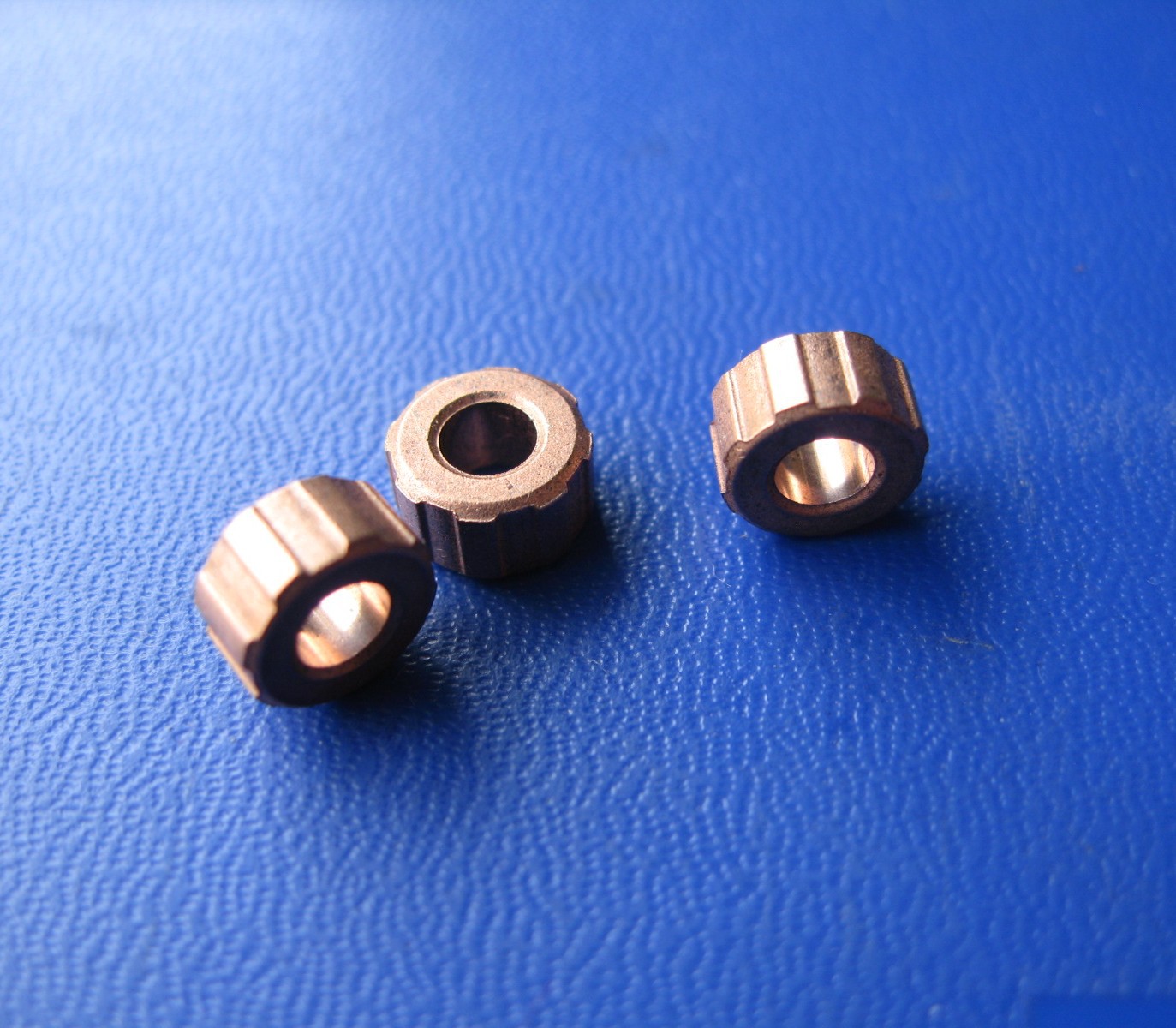 Oil-Filled Bearing with Inner Diameter of 4mm, Outer Diameter of 8.5mm, Height 4.5mm for Glass Lift Motor - Direct Factory Sales