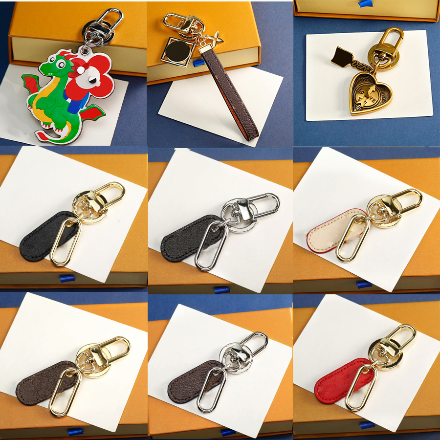 2024 Hot Fashion luxurys Key designers Buckle lovers Car Keychain Handmade Leather Keychains Men Women Bag Pendant Accessories brand 55450
