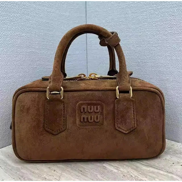 Suede Boston With Wer Pendant Fashion Versatile Casual Shoulder New Crossbody Small Square Bag Letter Design Bags Hasp PC