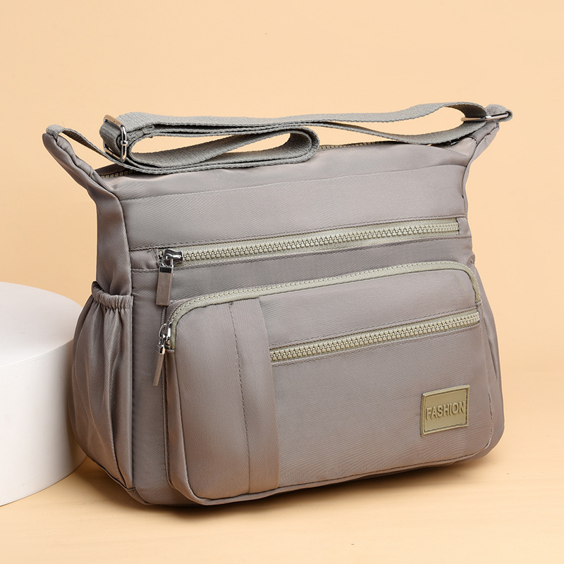 2025S designer casual nylon fabric versatile crossbody fashionable commuting new simple lightweight large capacity women shoulder bag