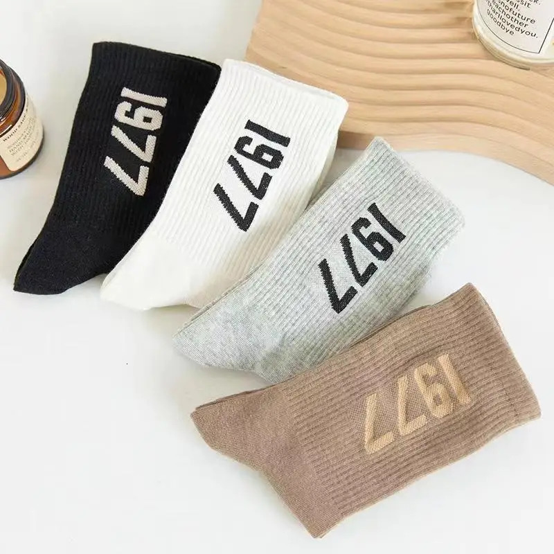 4 Pairs Hip Hop Socks Men Women Cotton Skateboard Fashion Alphabet Gift Couple Casual Breathable Sports 3845 241202