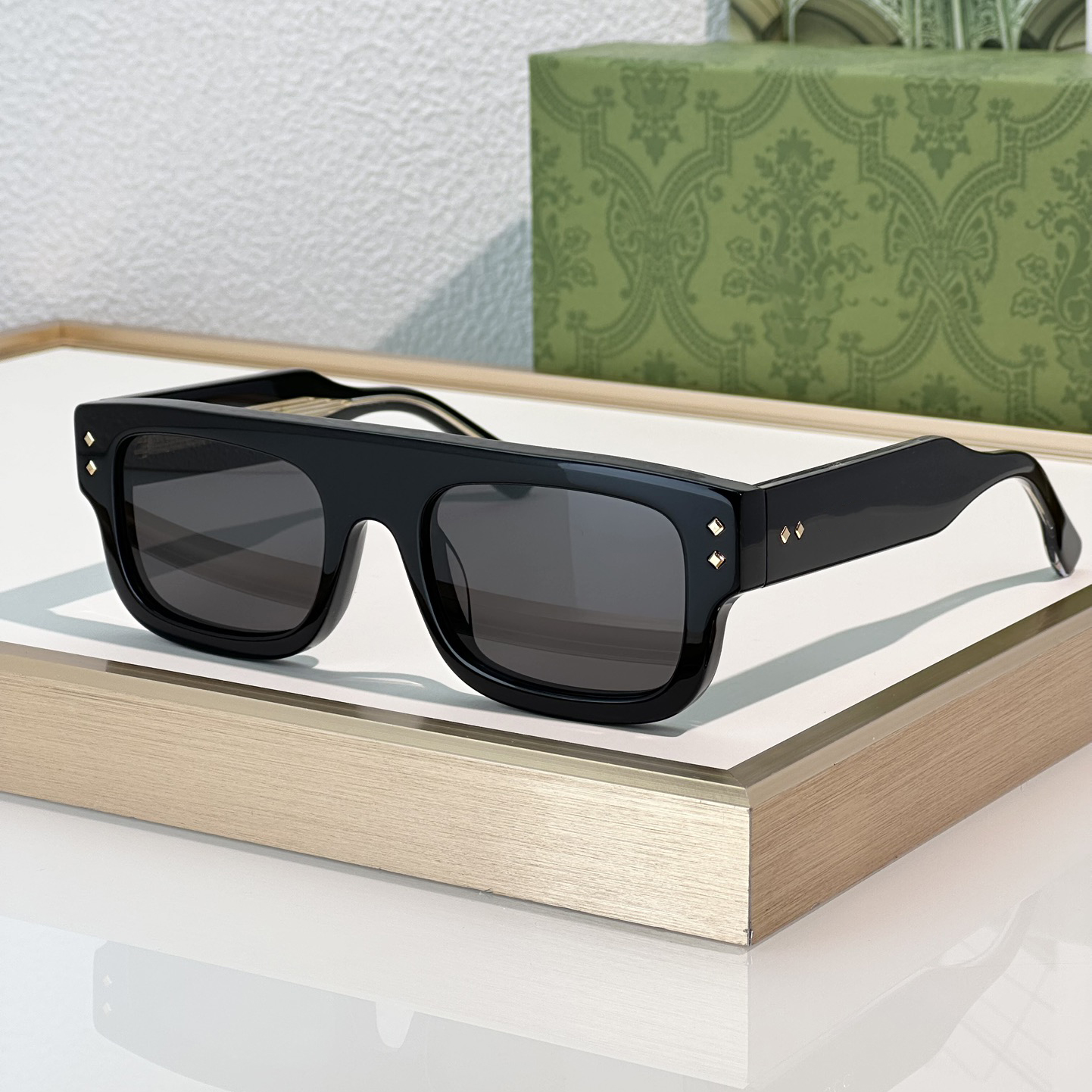 Popular Sunglasses For Men Women 1085 Fashion Summer Travel Avant-Garde Goggles Style Anti-Ultraviolet UV400 Square Acetate Full Frame Glasses Random Box