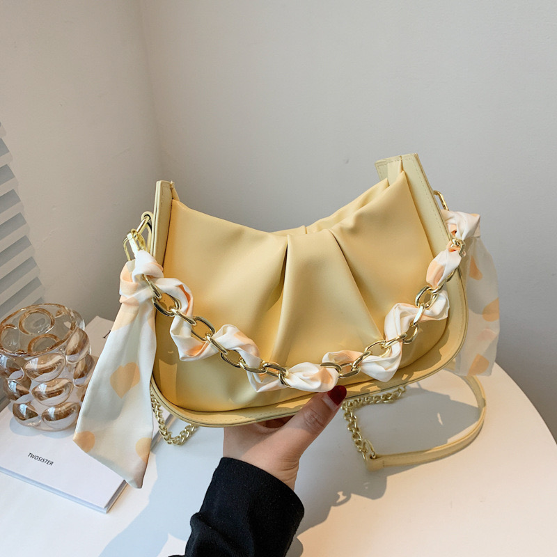2024 New Soft Leather Texture Crossbody Women's Korean Edition New Cloud Fold Leisure Western Style Handbag Shoulder Bag