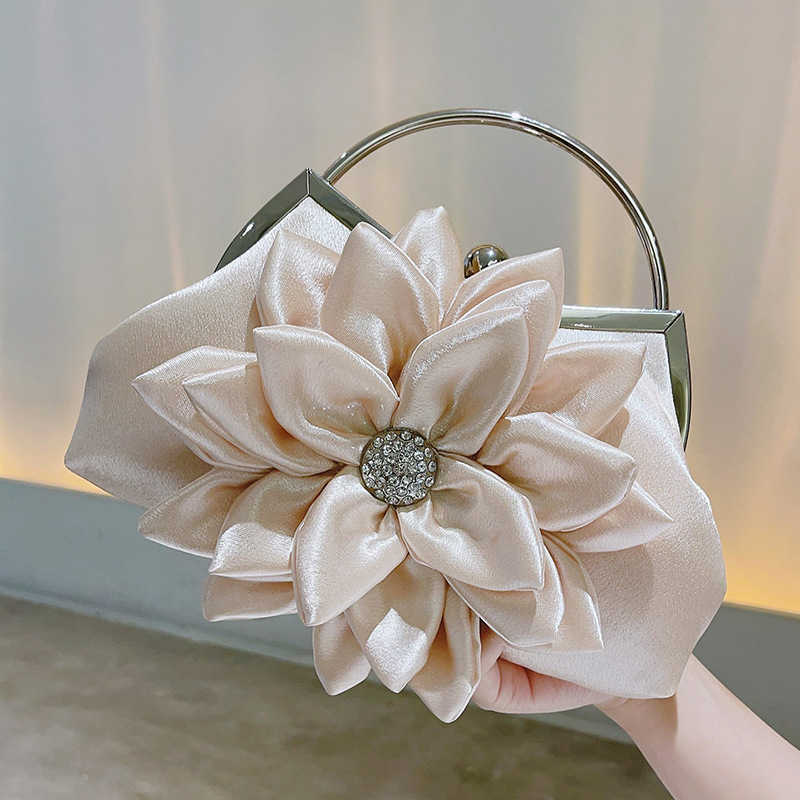 Ins fairy bag sweet and versatile petal bag dinner bag female handbag three-dimensional flower messenger bag Rhinestone Bracelet bag 241203