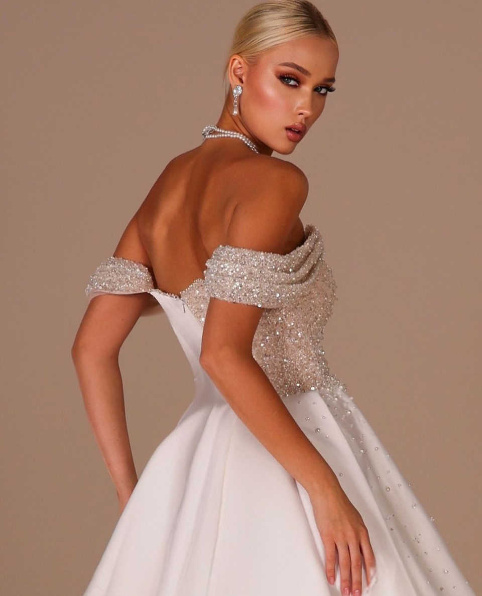 Designer Mermaid Wedding Dresses For Women Off Shoulder Sleeveless Bridal Gown Sequins Pearls Sweep Train Customized Dress vestidos de novia