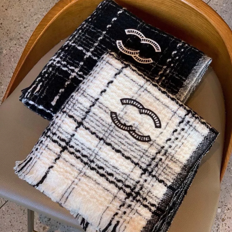 men scarf designer scarf for women designer scarf Plaid Knitting woolen yarn Warm Fashion Black And White Chess Plate Shawl Holiday Gift