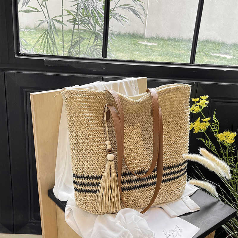 Summer new woven bag for women's casual commuting shoulder bag, niche trend handbag, fashionable tote bag 241203