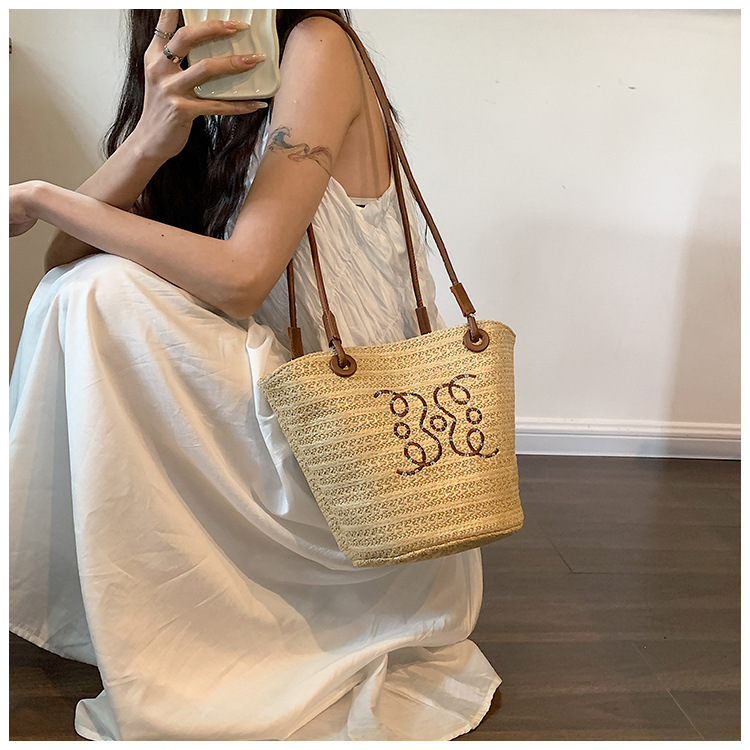 Summer New Vacation Woven Straw Bag High Quality Seaside For Women Women's Beach Bags Bucket Bag Straw Casual Style