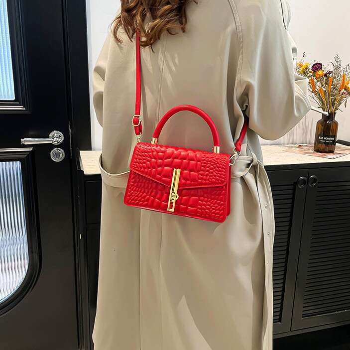 Bags Crocodile Pattern 2024 Women's Buckle Winter New Fashionable Simple Casual Handheld Single Shoulder Small Square Bag