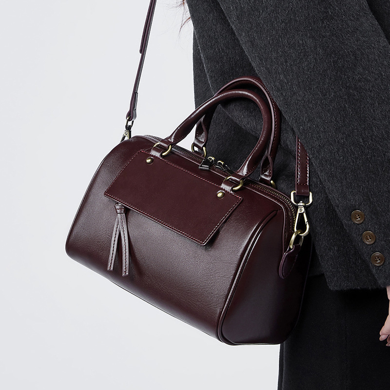 Winter New Genuine Leather Boston Pillow Bag, Fashionable Casual Handbag, Cowhide Single Shoulder Crossbody Women's Bag