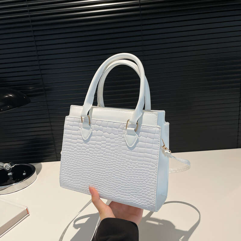 Popular 2024 Women's Urban Crocodile Pattern Handheld Single Shoulder Diagonal Cross Bag Versatile Commuter New Style