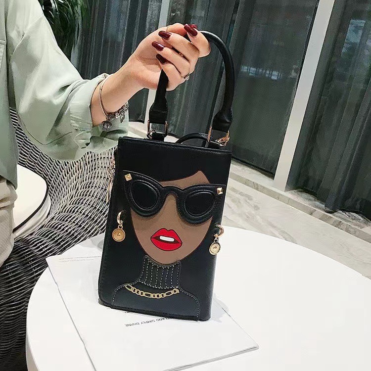 2025 new Crossbody female niche, high-end, fashionable style, handbag, character, trendy brand, parody bag, niche underarm bag zhanyishengli