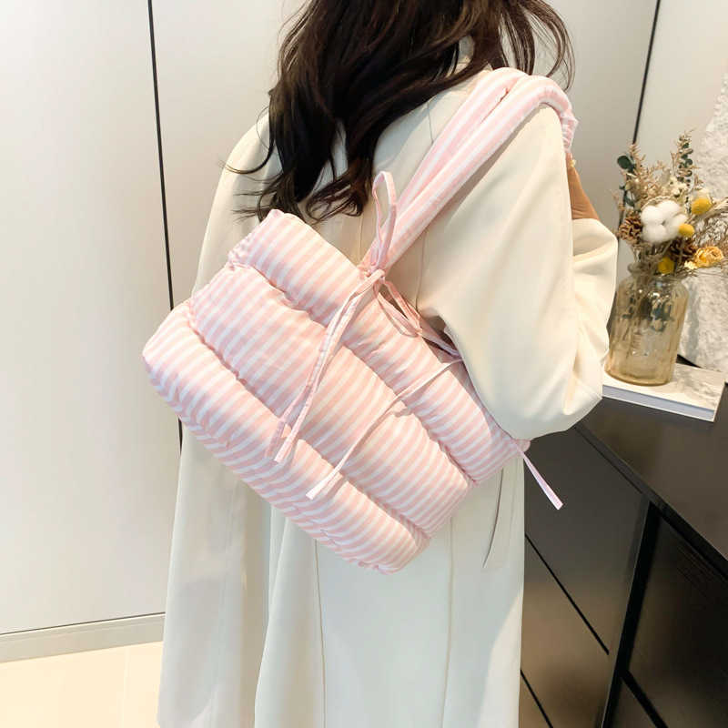 2024 New Large Capacity Cotton Robe Tote Bag Cross Shoulder Handheld Winter Commuter Fashion Women's Bag Niche 241203