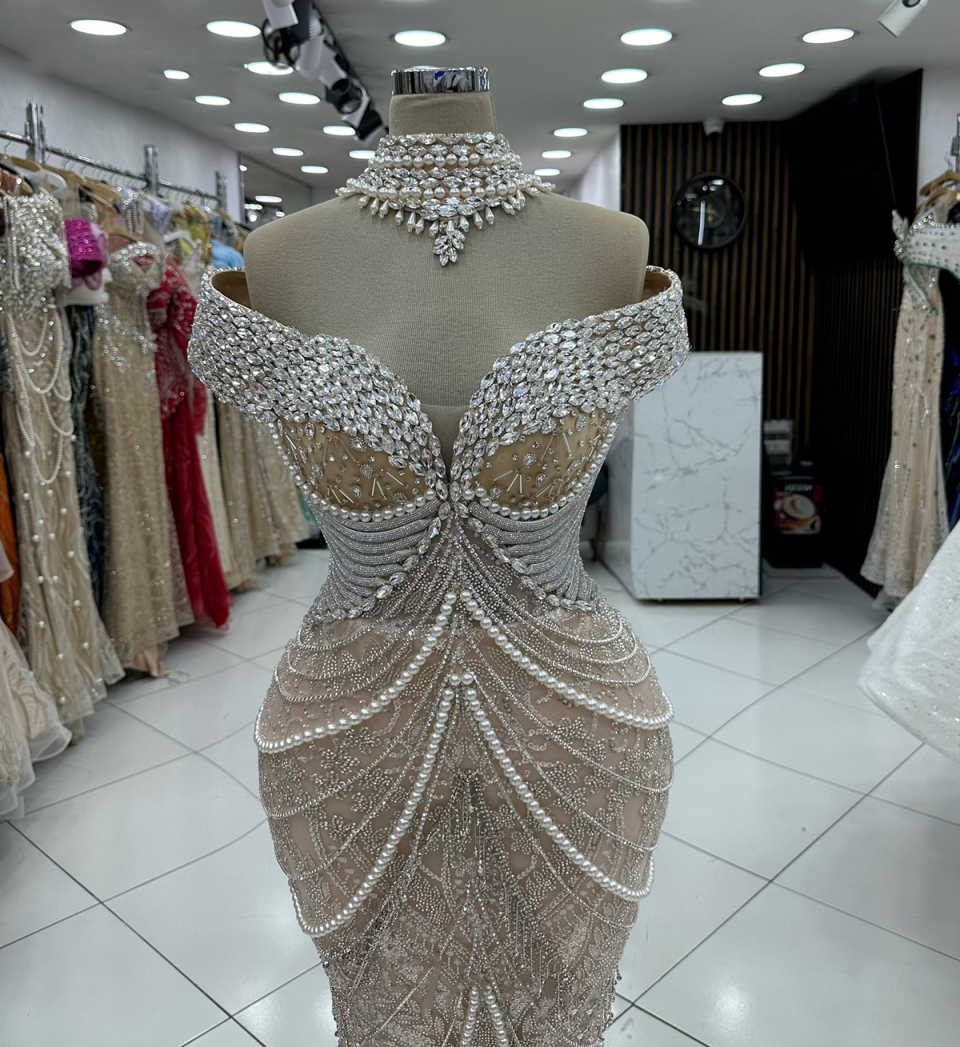Exquisite Evening Dresses For Women Off Shoulder Sweetheart Neck Gown Sequins Pearls Sweep Train Customized Dress Party Prom