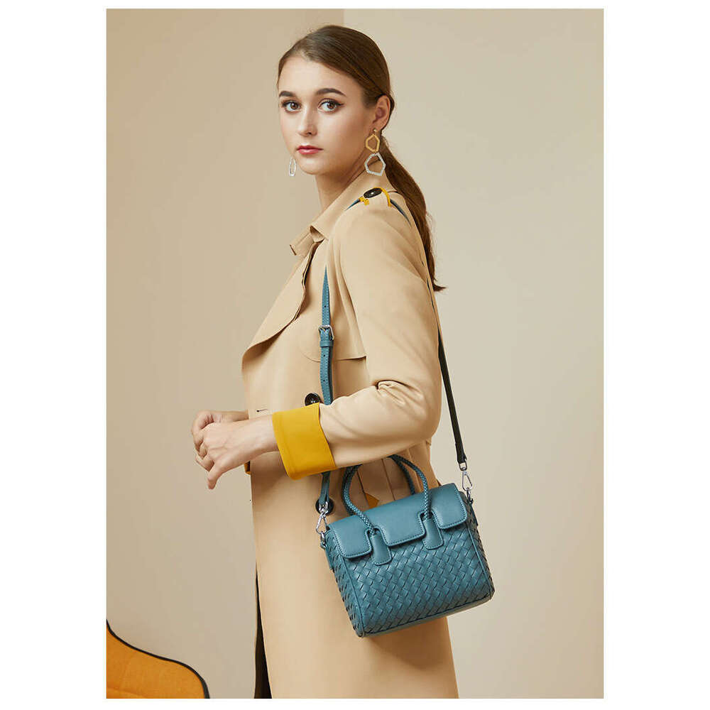 Cowhide leather woven women's handbag new fashion simple large capacity portable shoulder bag crossbody bag