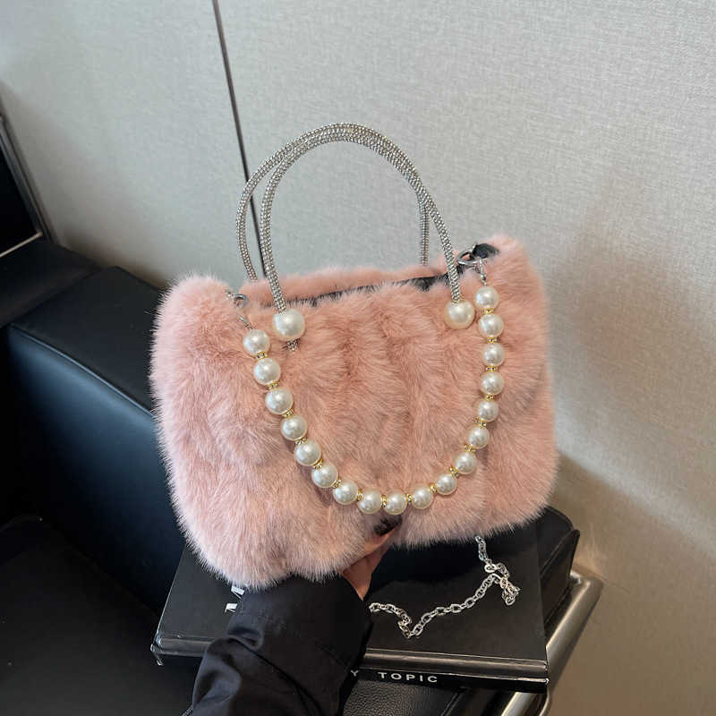Pearl Chain Folded Small Bag for Women 2024 Winter New Fashion Handheld Plush Cloud Bag Versatile Crossbody Bag 241203