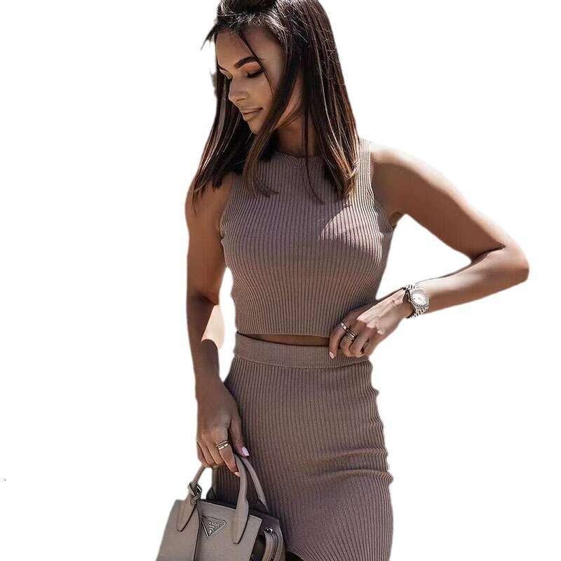 Women's clothing 2024 autumn new item solid color round neck vest with exposed navel side open skirt set for women