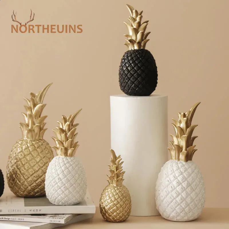 NORTHEUINS Resin Golden Pineapple Figurines Nordic Modern Fruit Statue Desk Decor Art Christmas Gift Home Decoration Accessories