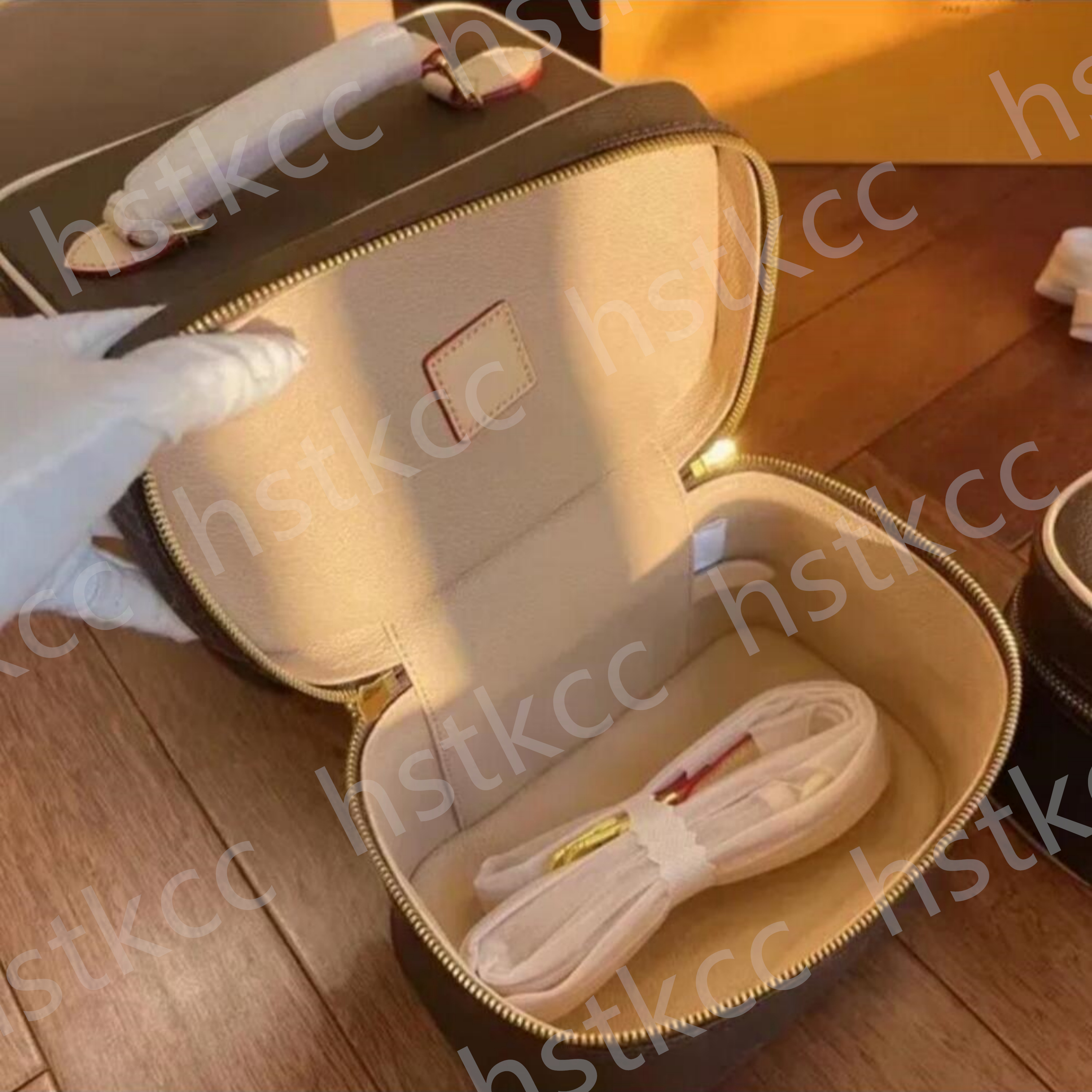 Chic Ladies' Fashion Handbag Set with Spacious Compartments Ideal for Daily Use & Travel