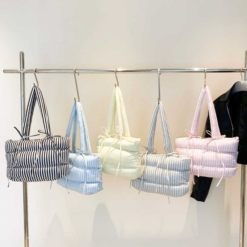 2024 New Large Capacity Cotton Robe Tote Bag Cross Shoulder Handheld Winter Commuter Fashion Women's Bag Niche 241203