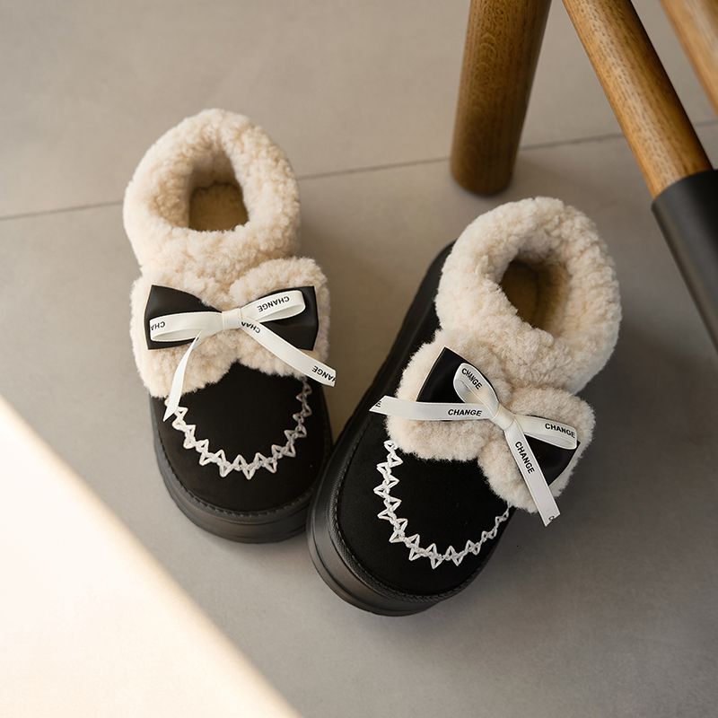 New winter cotton shoes with bow tie for girls, warm snow boots made of lamb wool, cute and non slip thick sole, wearing cotton shoes on the outside