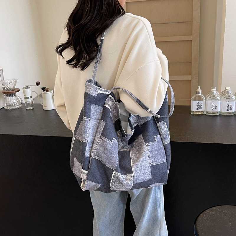 Simple canvas denim tote bag for women, large capacity casual shoulder bag, commuting handbag, large checkered cloth bag