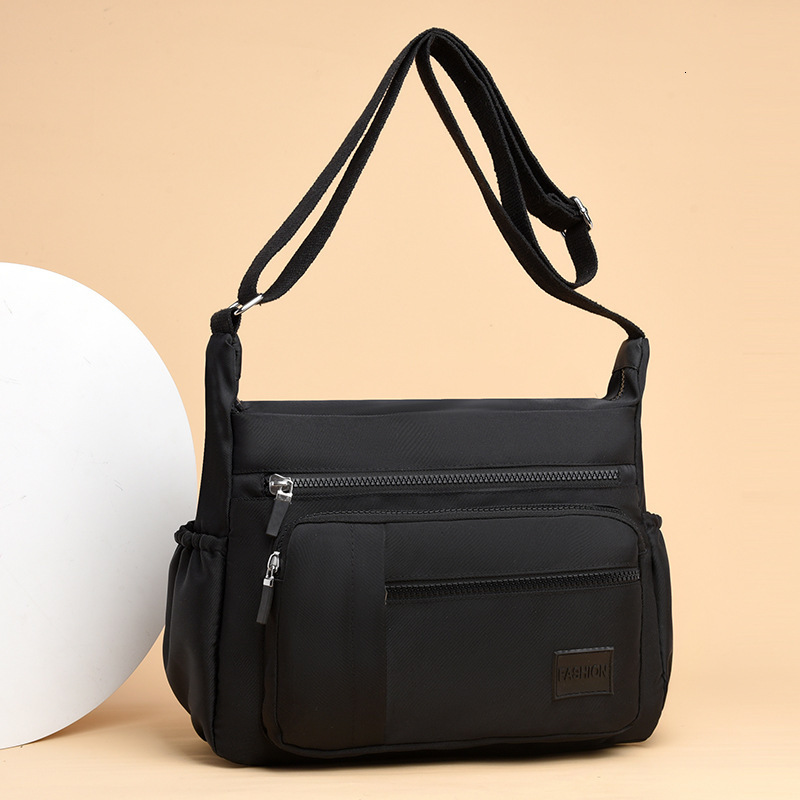2025S designer casual nylon fabric versatile crossbody fashionable commuting new simple lightweight large capacity women shoulder bag