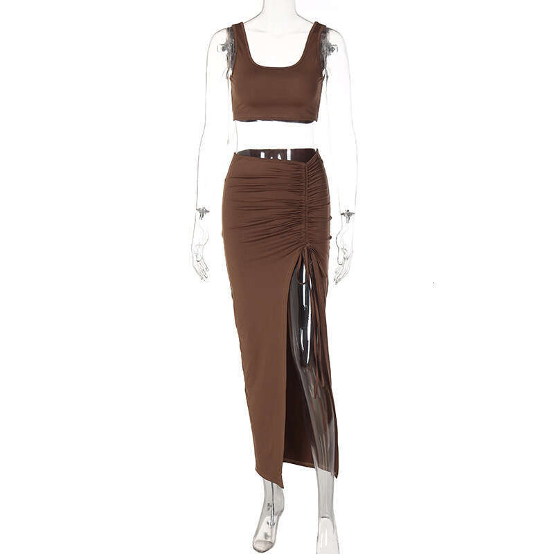 Hot selling women's slim fit U-neck casual fashion vest pleated high slit skirt set