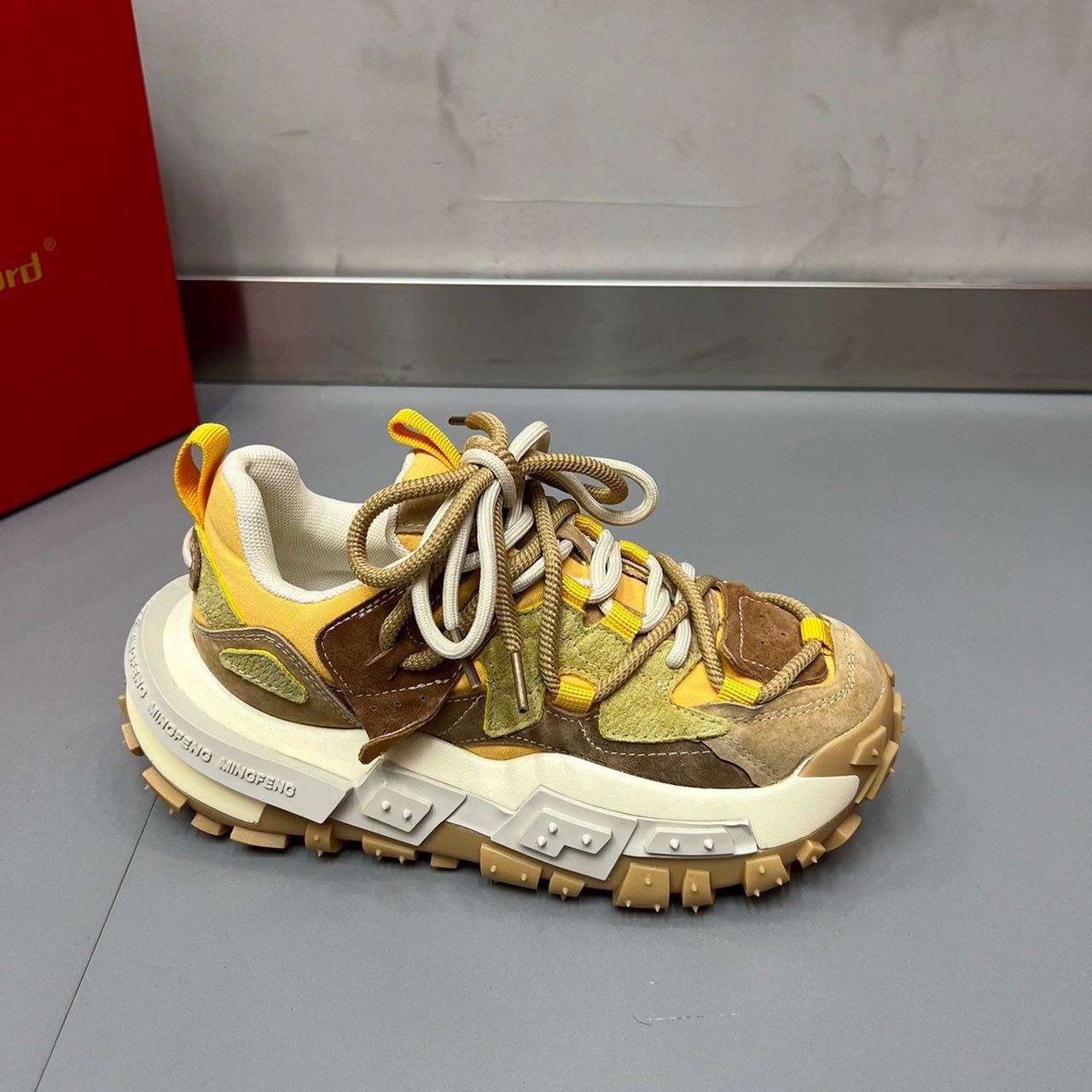 new free shipping designer shoes running shoes for mens red yellow black white Outdoor leisure sports shoes size39-44