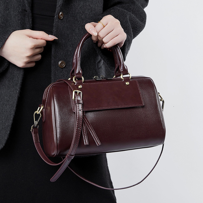 Winter New Genuine Leather Boston Pillow Bag, Fashionable Casual Handbag, Cowhide Single Shoulder Crossbody Women's Bag