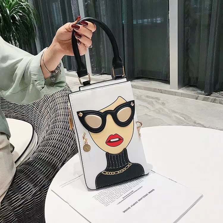 2025 new Crossbody female niche, high-end, fashionable style, handbag, character, trendy brand, parody bag, niche underarm bag zhanyishengli