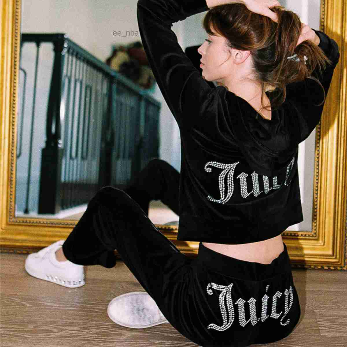 Women Tracksuits Fashion Set: Comfortable Velvet Sporting Suit - Red Slim Casual Women's Track Suits Couture Sweatsuit for Daily Wear C260312