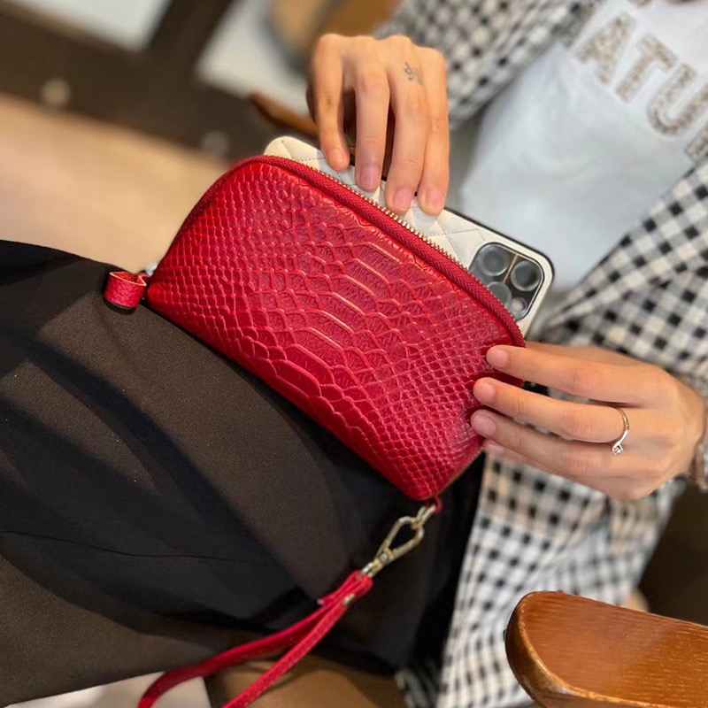 Genuine leather wallet, New women's long model 2024, new temperament handbag with crocodile pattern head layer, cowhide grab bag, phone bag